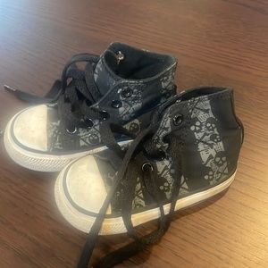 Converse skull high top